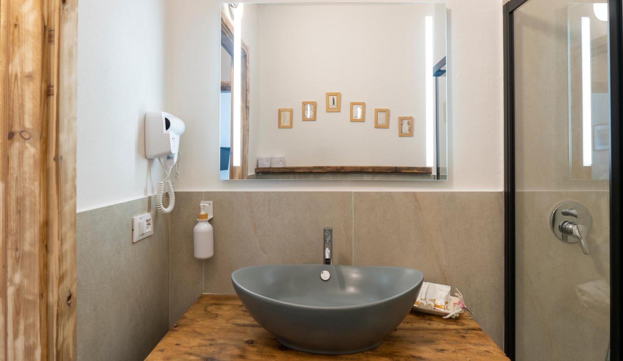 Salice Divino Hotel Lezzeno Szoba fotó